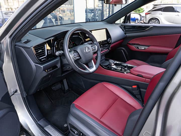 Фото 9 - Lexus NX