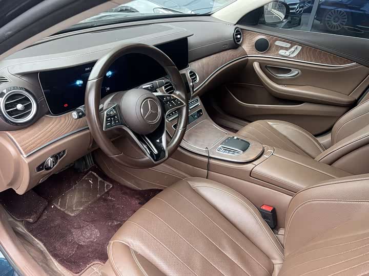 Фото 6 - Mercedes-Benz E-Class