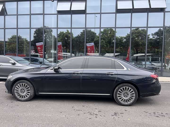 Фото 7 - Mercedes-Benz E-Class