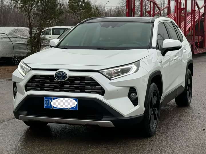 Фото 1 - Toyota RAV4