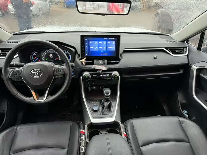 Фото 5 - Toyota RAV4