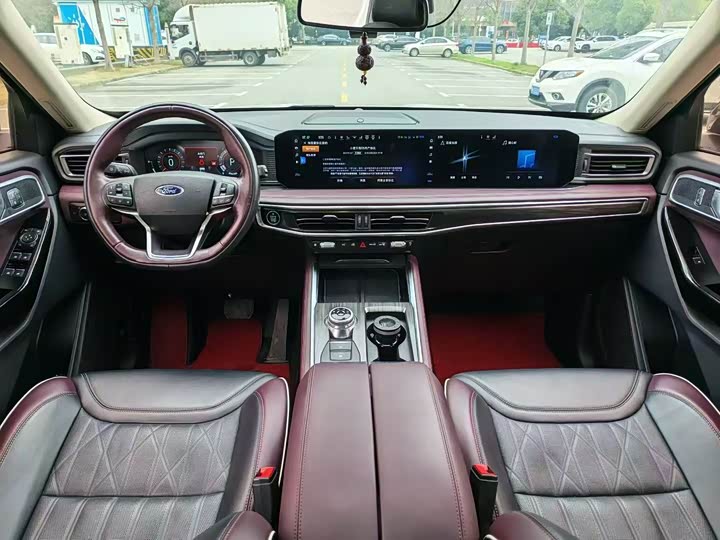 Photo 4 - Ford Explorer