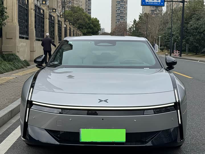 Фото 2 - XPeng P7