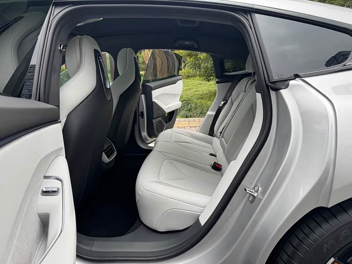 Фото 8 - XPeng P7