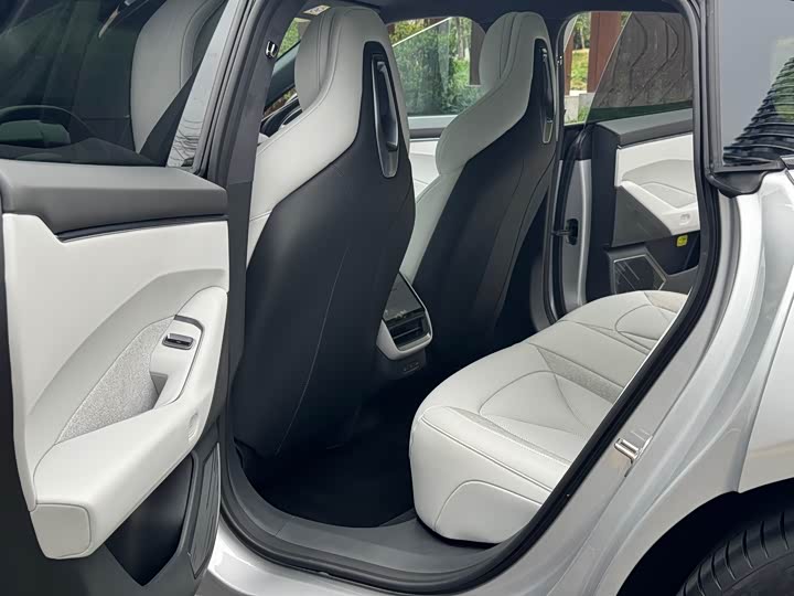 Фото 9 - XPeng P7