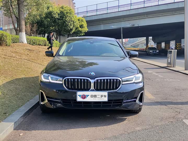 Фото 2 - BMW 5 Series