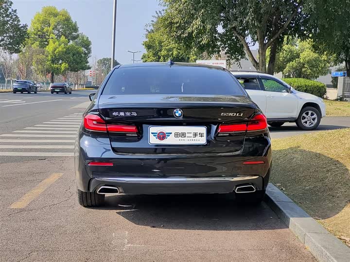 Фото 5 - BMW 5 Series