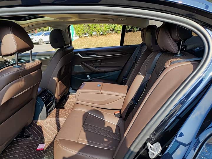 Фото 8 - BMW 5 Series