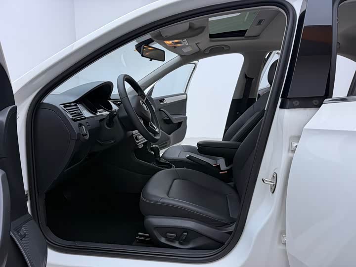 Фото 5 - Skoda Rapid