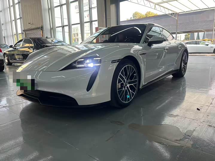 Фото 1 - Porsche Taycan