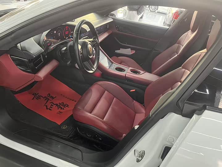 Фото 5 - Porsche Taycan