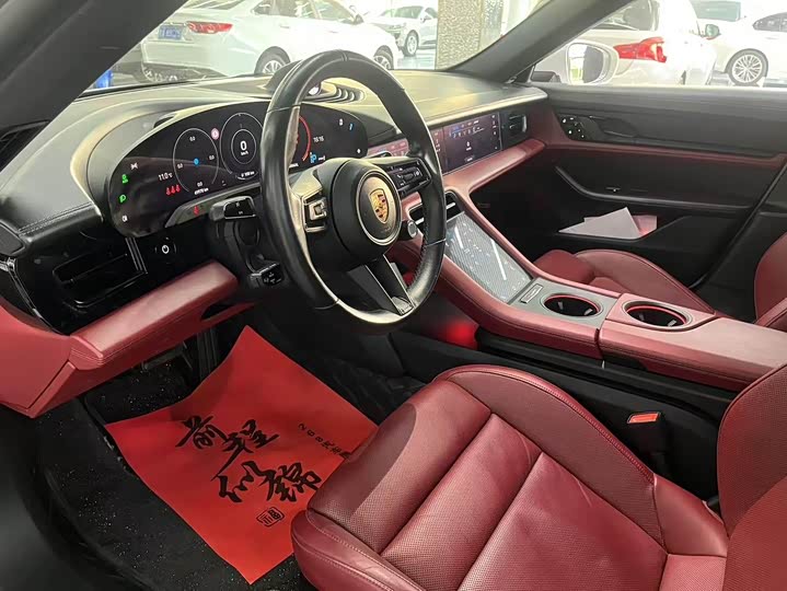 Фото 6 - Porsche Taycan