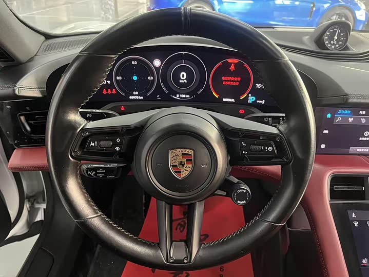 Фото 8 - Porsche Taycan