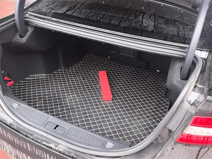 Фото 4 - Ford Taurus