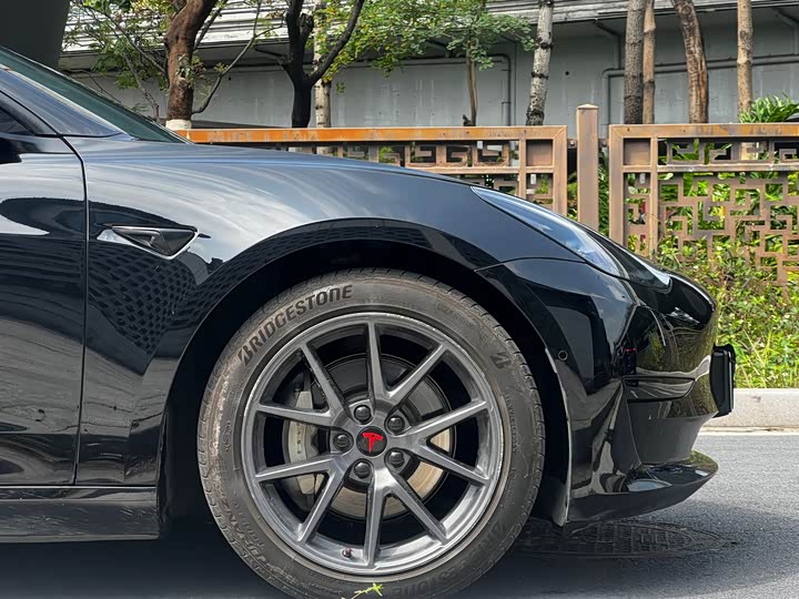 Фото 8 - Tesla Model 3