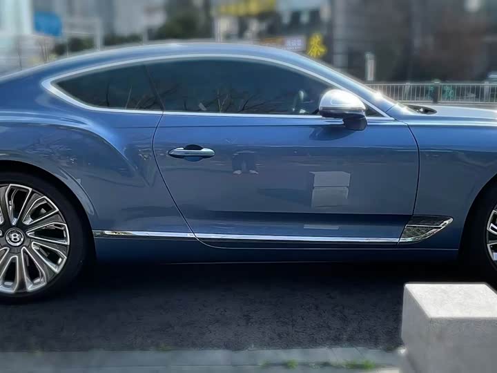 Фото 8 - Bentley Continental GT