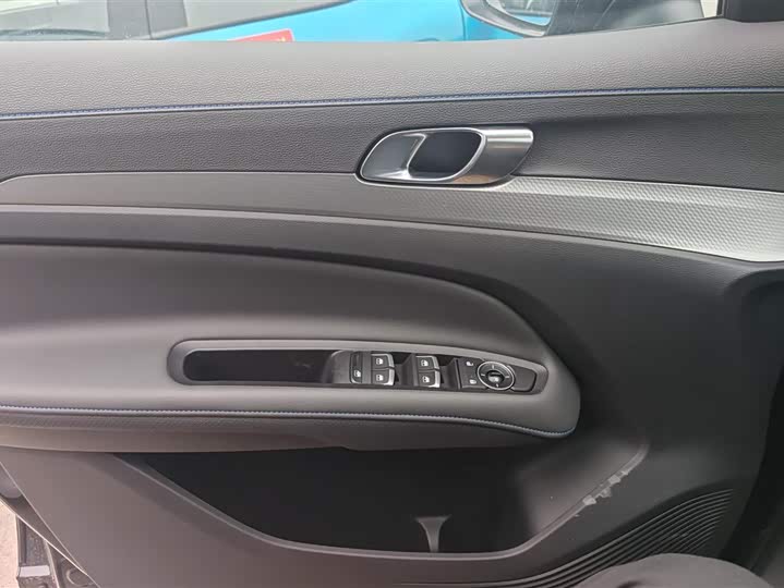 Фото 7 - Ford Equator Sport