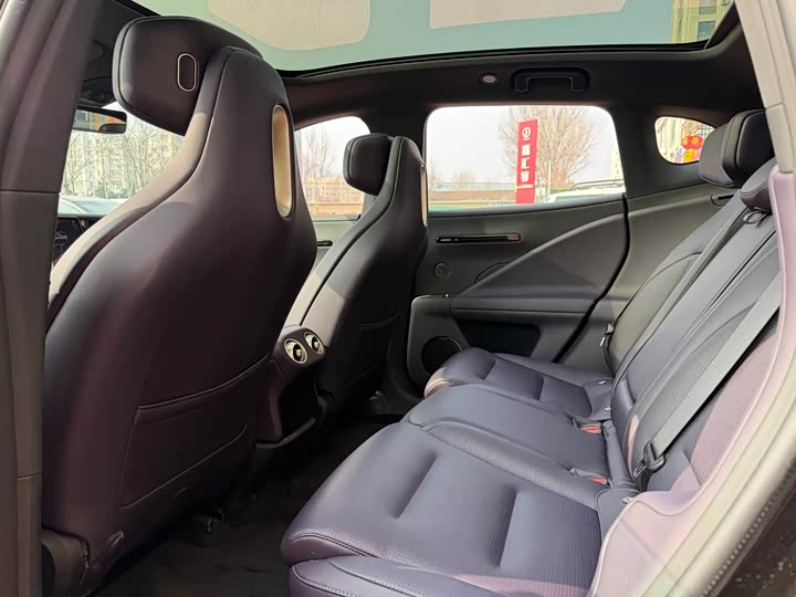 Фото 8 - Avatr 07