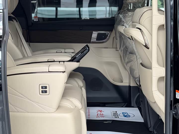 Photo 5 - Toyota Vellfire