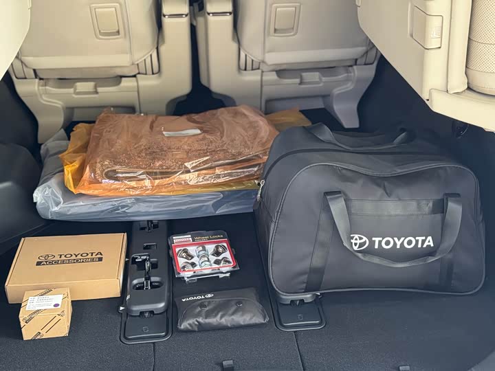 Photo 7 - Toyota Vellfire