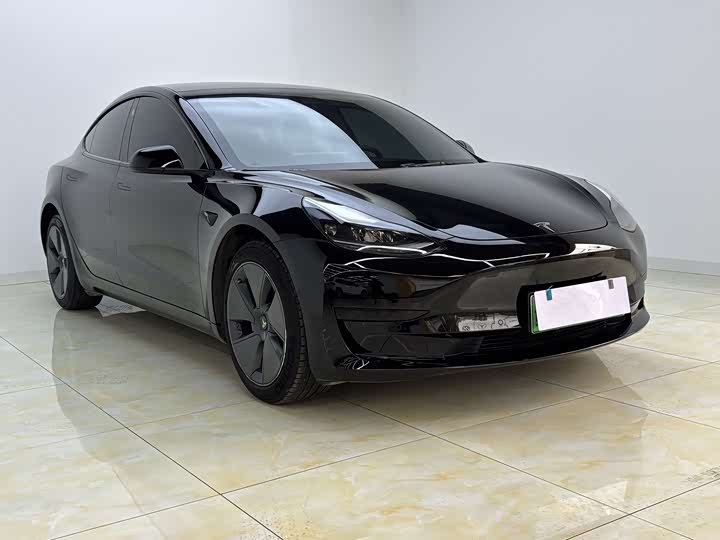 Фото 1 - Tesla Model 3