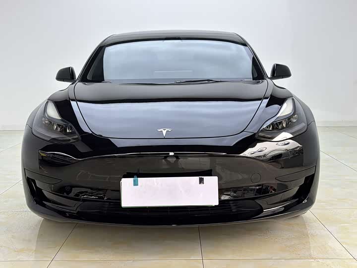 Фото 2 - Tesla Model 3