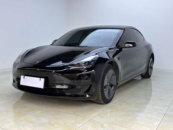 Фото 3 - Tesla Model 3