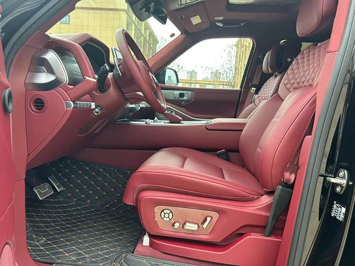 Фото 8 - Tank 700 Hybrid