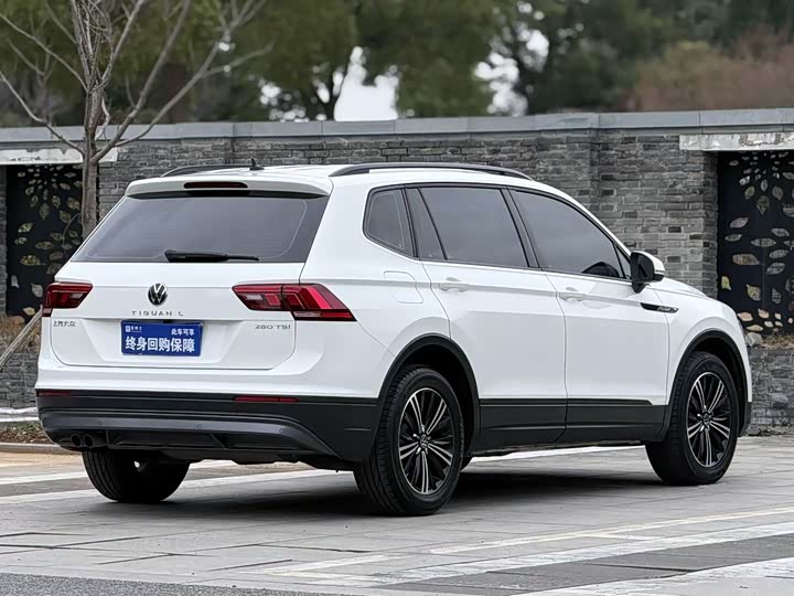 Фото 4 - Volkswagen Tiguan L Pro