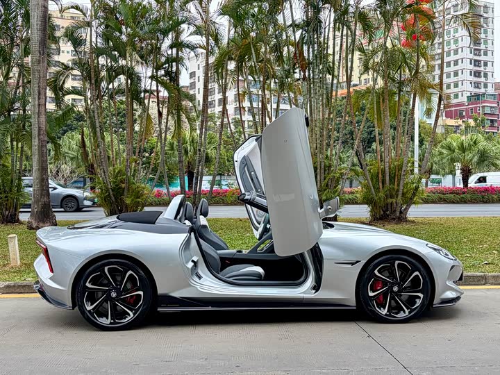 Фото 9 - MG Motor Cyberster