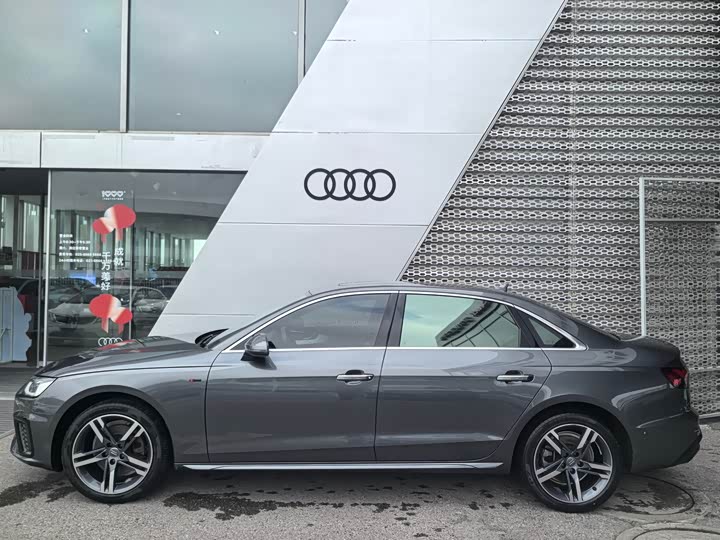 Фото 4 - Audi A4L