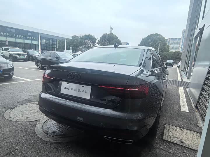 Фото 7 - Audi A4L