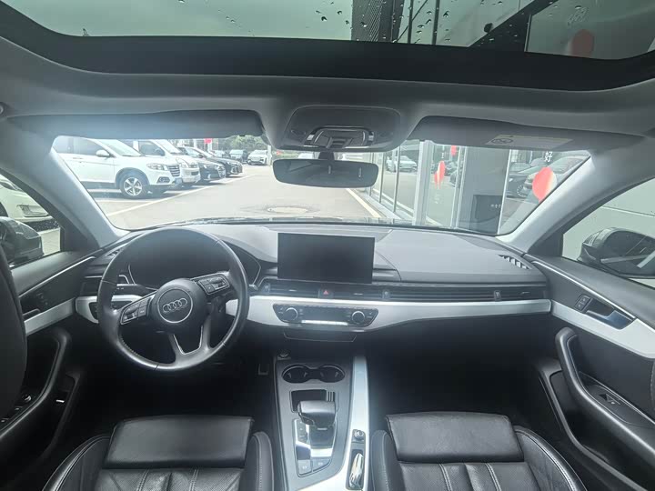 Фото 9 - Audi A4L