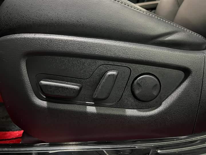 Фото 9 - Mazda CX-30