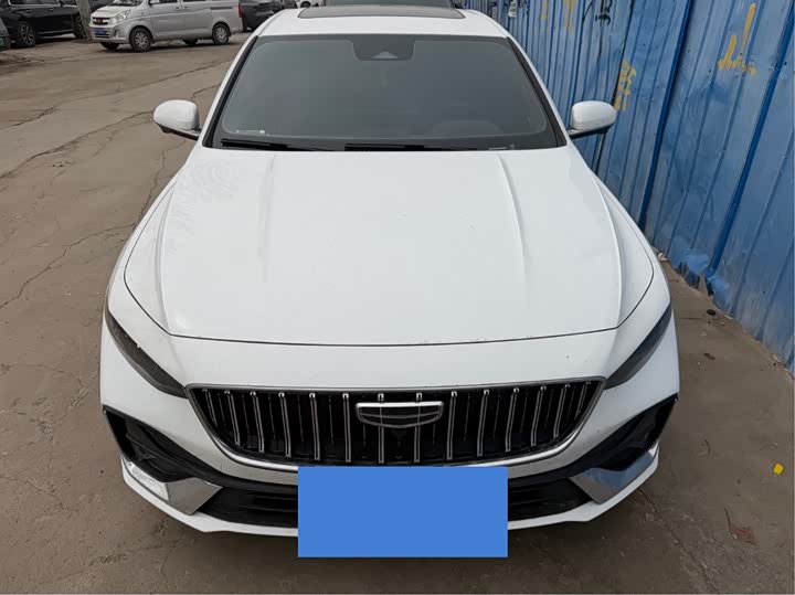 Фото 2 - Geely Preface