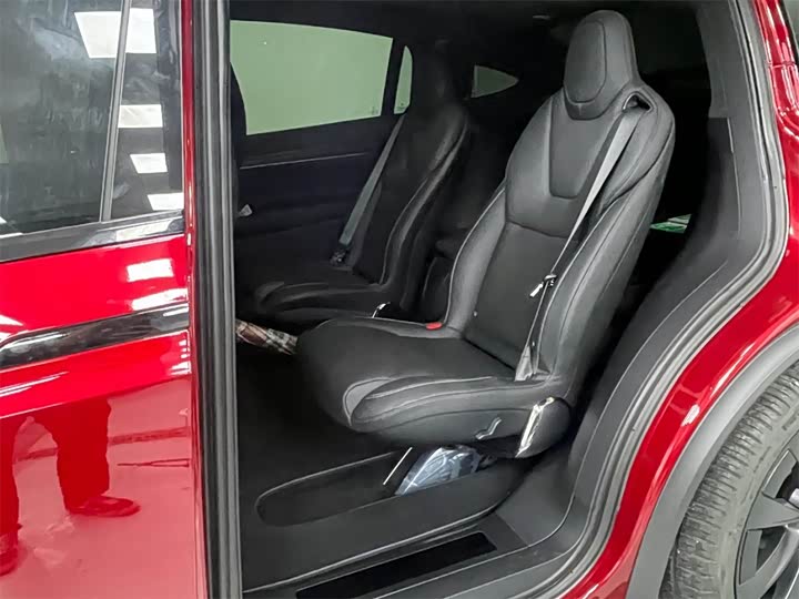 Фото 6 - Tesla Model X