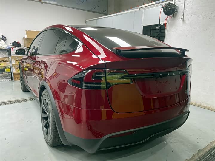 Фото 9 - Tesla Model X
