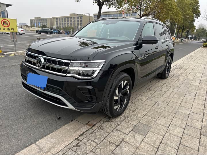 Photo 1 - Volkswagen Teramont Pro