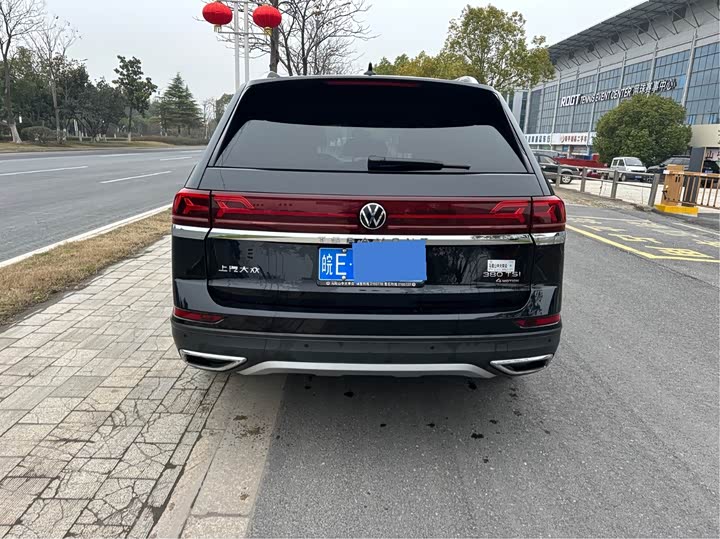 Photo 5 - Volkswagen Teramont Pro