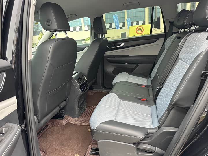 Photo 8 - Volkswagen Teramont Pro