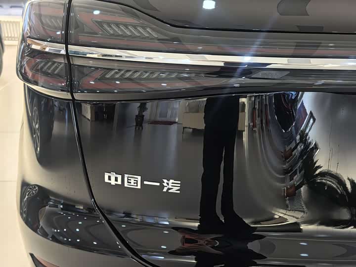 Photo 6 - Hongqi HS5