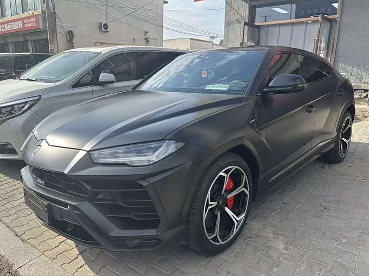Фото 1 - Lamborghini Urus