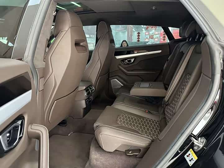 Фото 6 - Lamborghini Urus