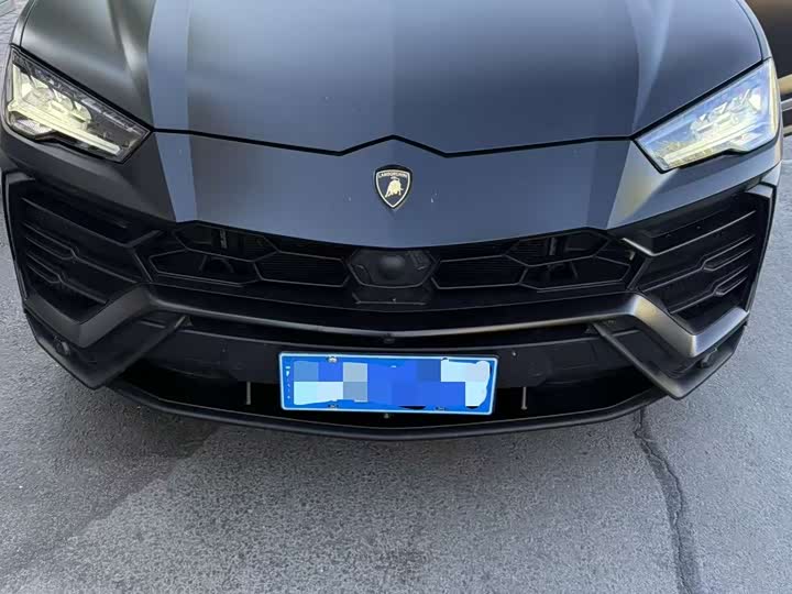 Фото 8 - Lamborghini Urus