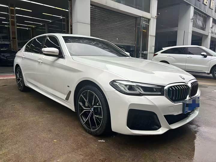 Фото 1 - BMW 5 Series