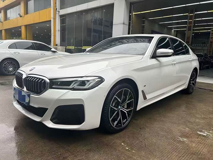 Фото 3 - BMW 5 Series