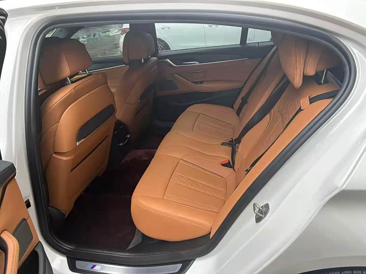 Фото 5 - BMW 5 Series