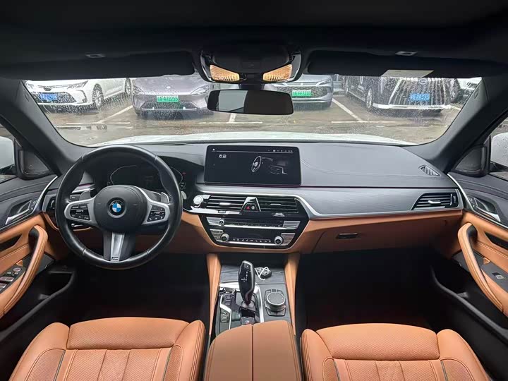 Фото 6 - BMW 5 Series