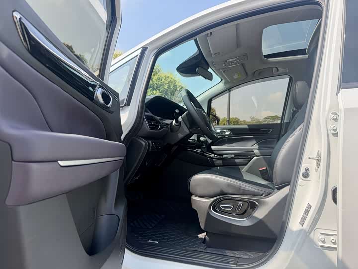 Фото 9 - GAC Trumpchi M6