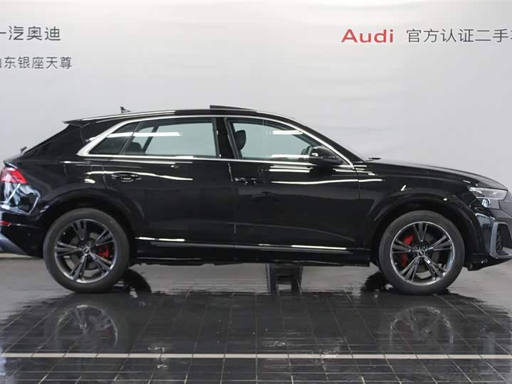 Фото 4 - Audi Q8